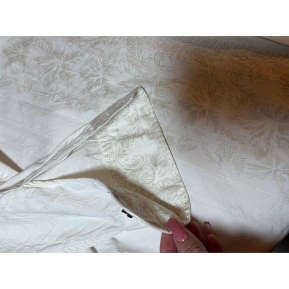 Tommy Bahama mens XL button down shirt white button down in great condition - Picture 3 of 8